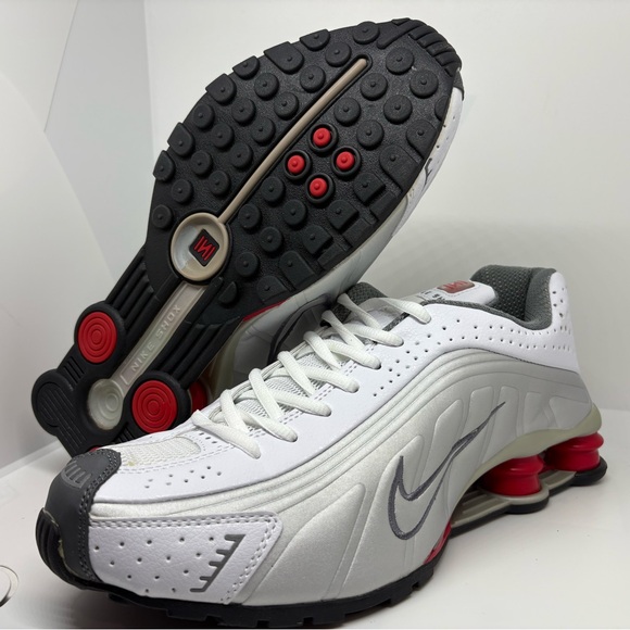 Men’s Nike Shox R4 - White, Silver, and Red - Picture 2 of 3